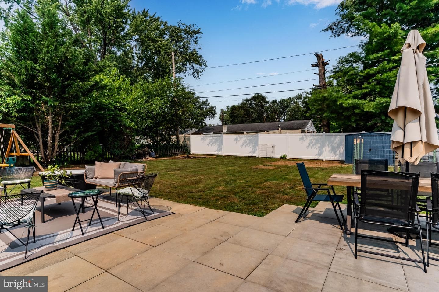 329 Charles Road photo 10