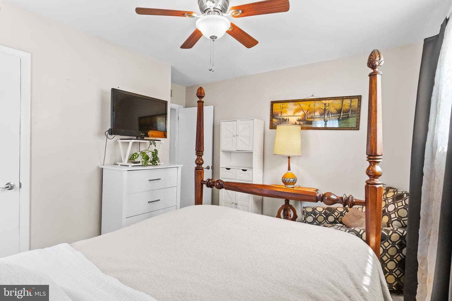 329 Charles Road photo 14