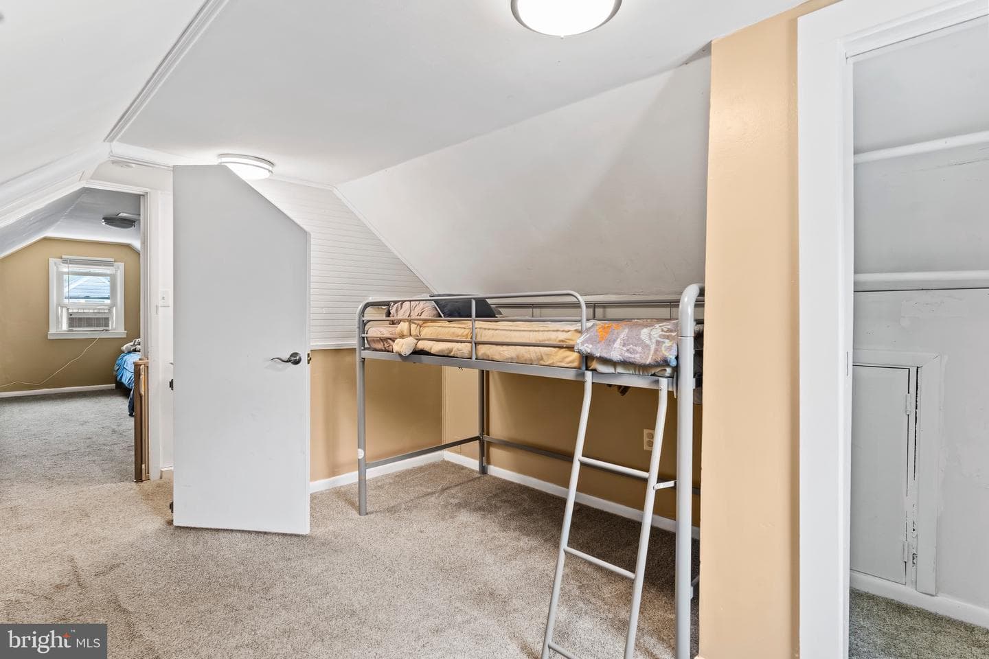 329 Charles Road photo 20