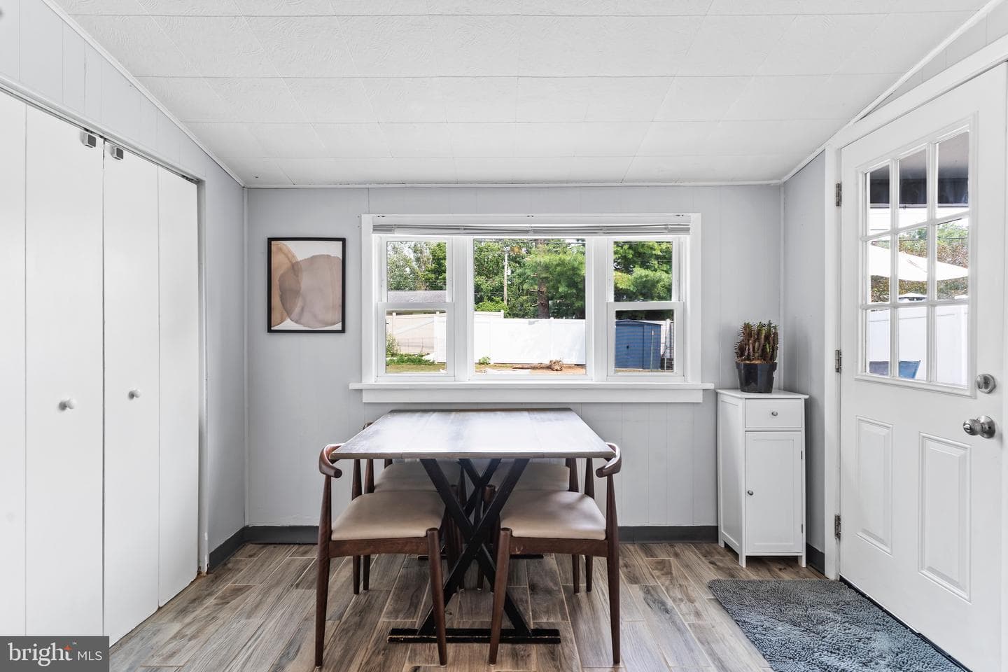 329 Charles Road photo 26