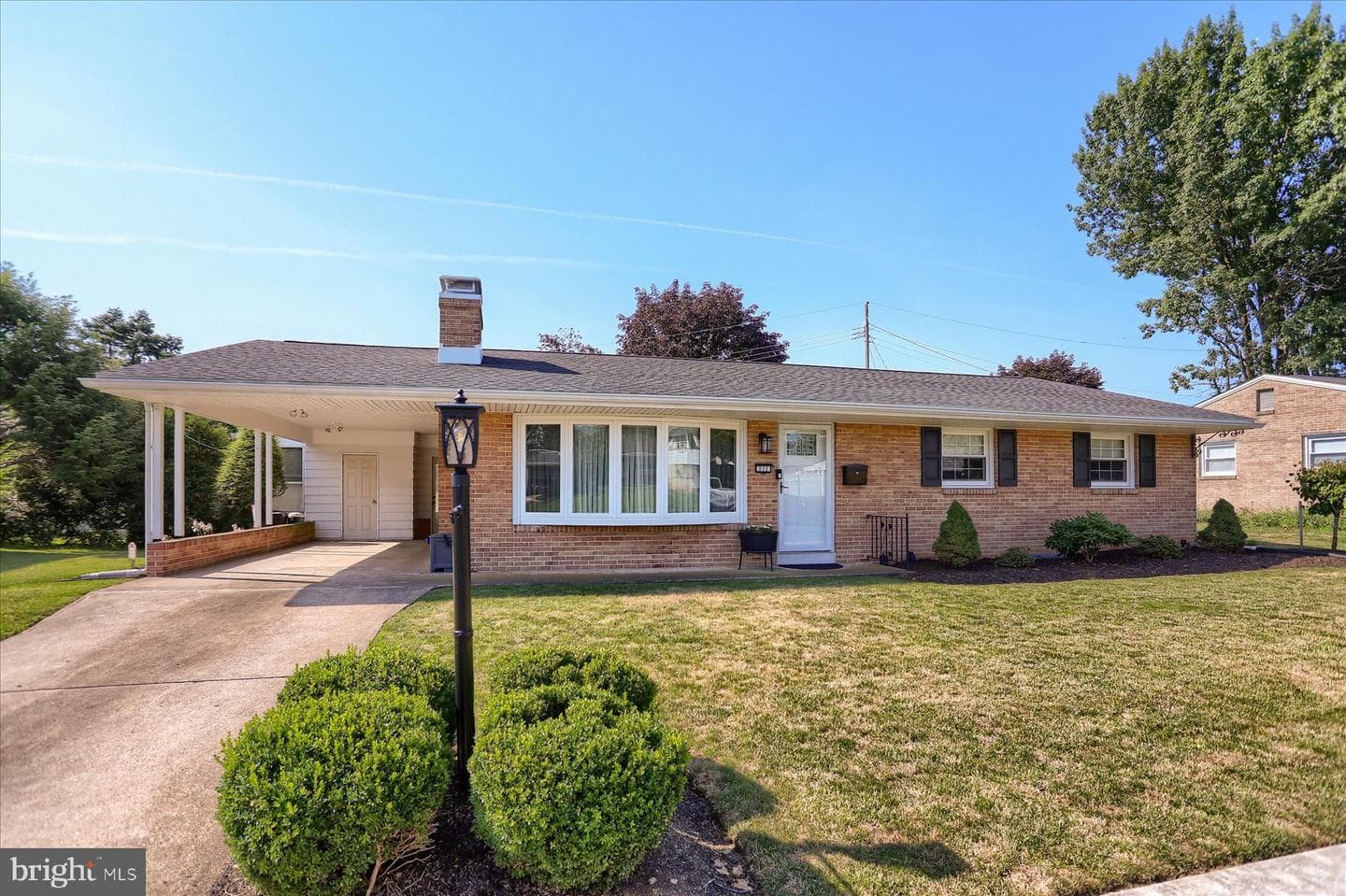 212 W Courtland Avenue photo 3