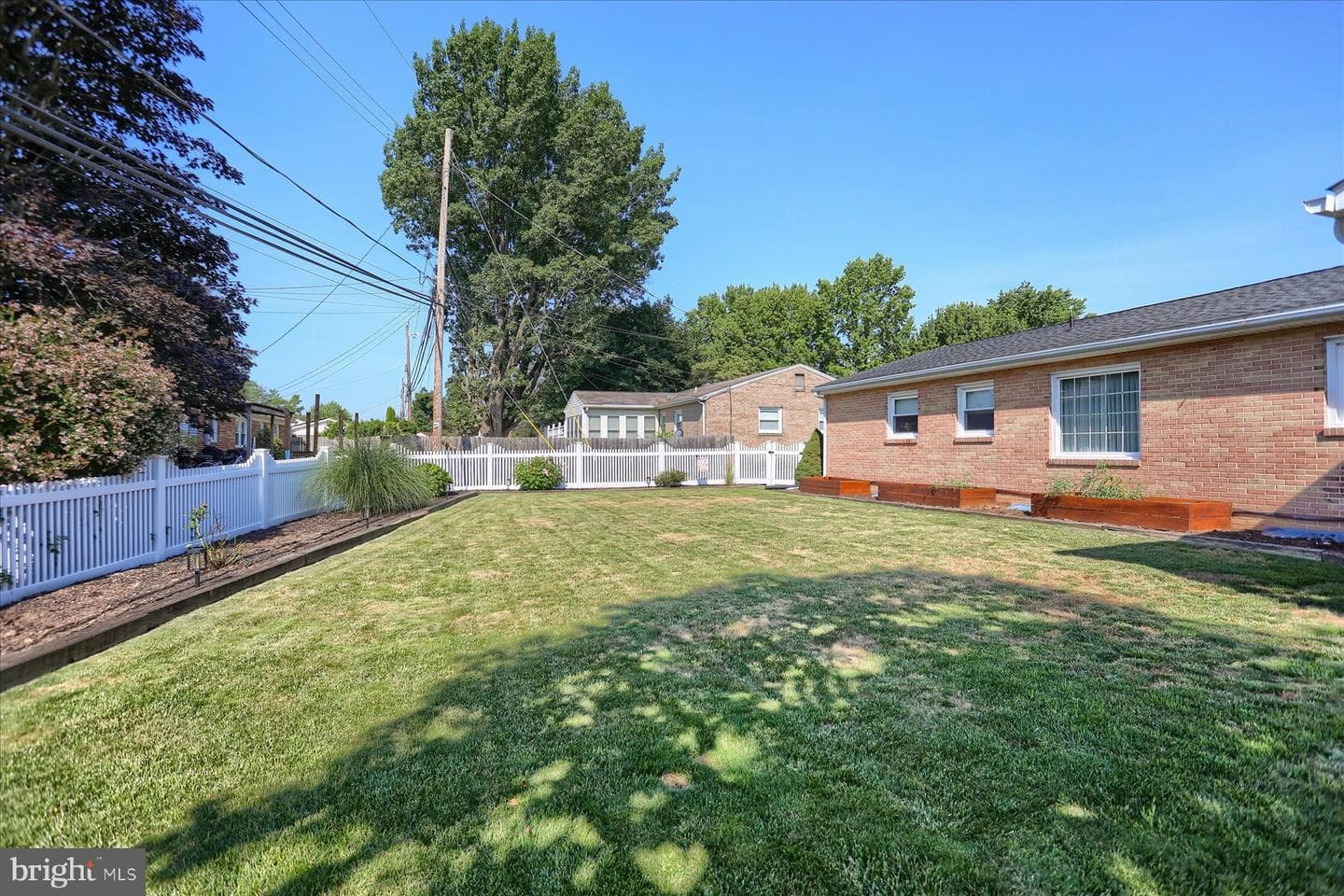 212 W Courtland Avenue photo 36