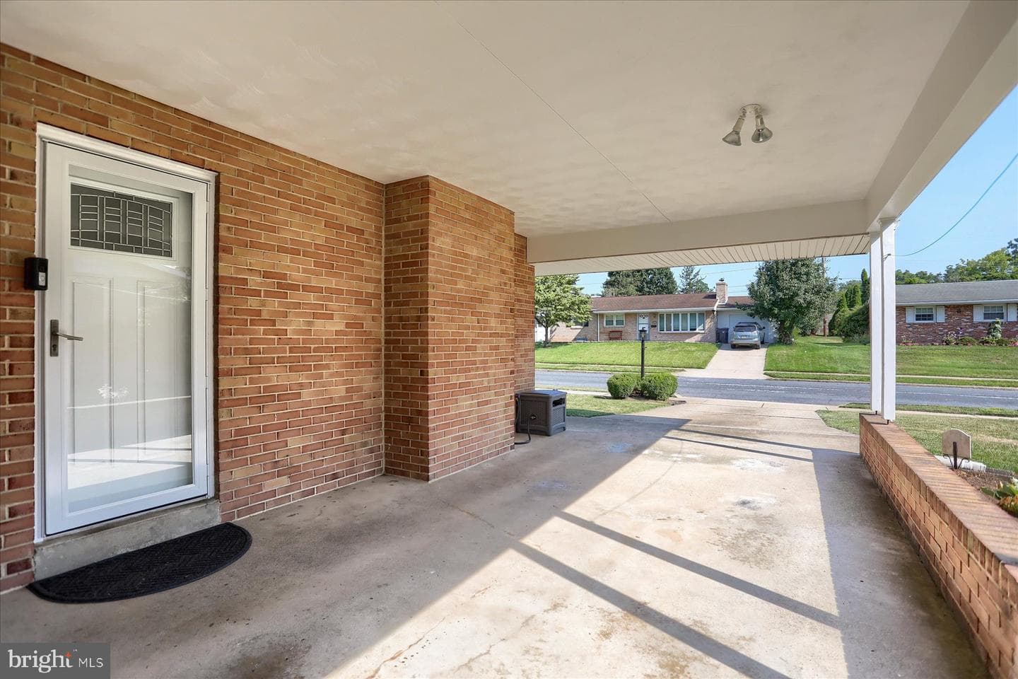 212 W Courtland Avenue photo 5