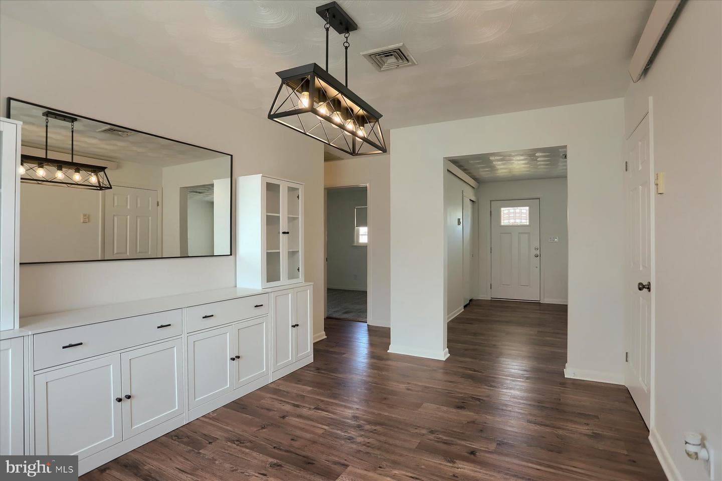 212 W Courtland Avenue photo 9