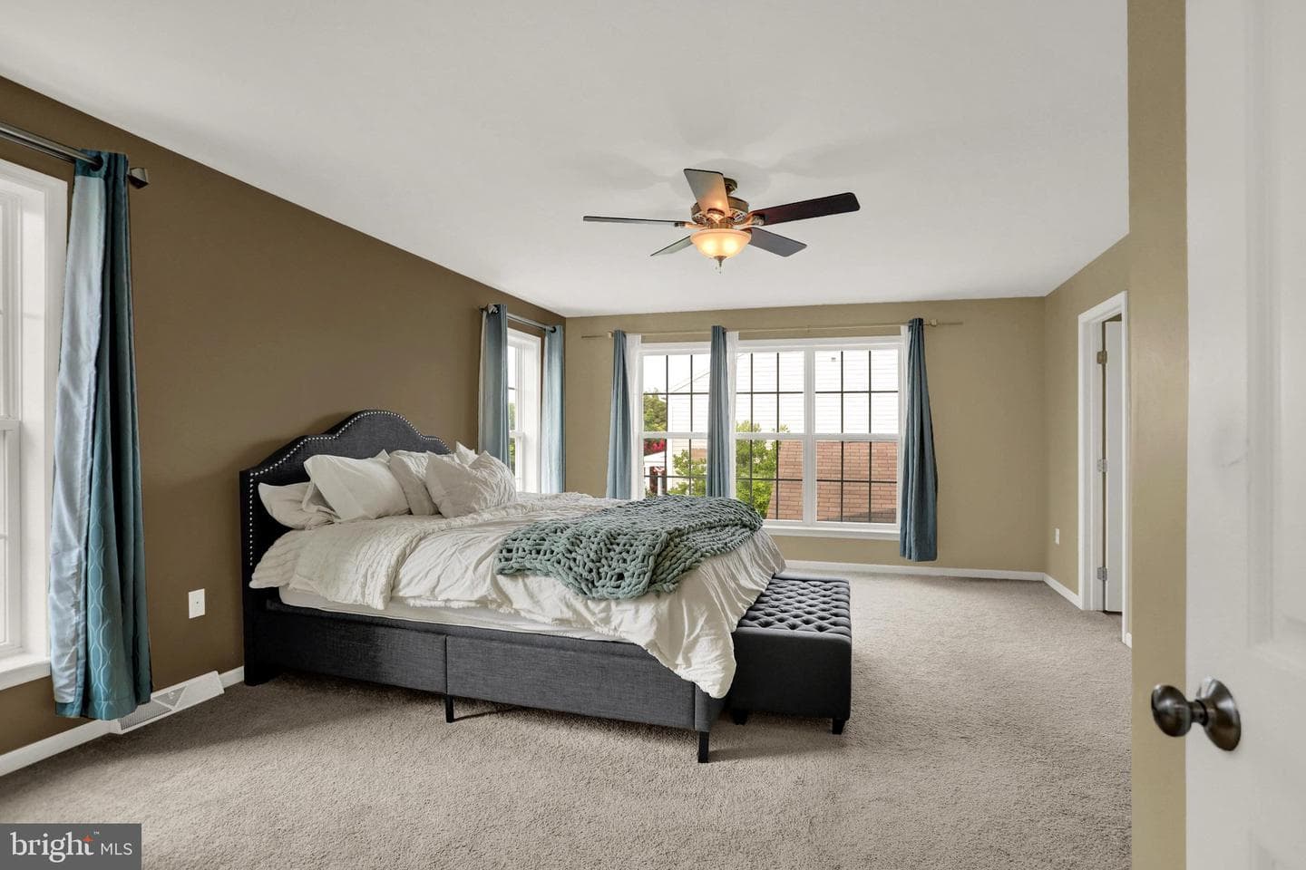 161 Walden Way photo 33