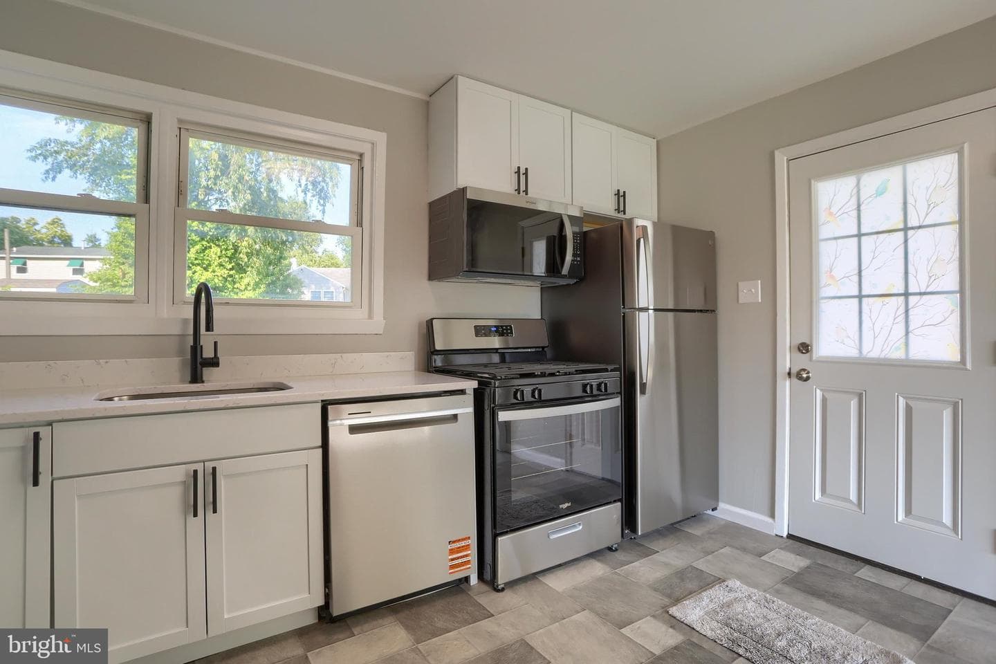 204 S Locust Street photo 12