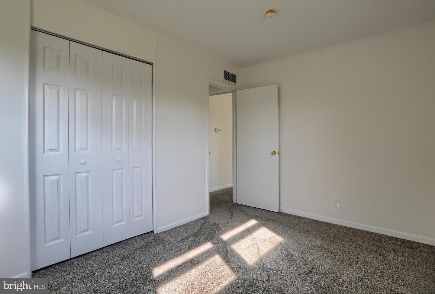 204 S Locust Street photo 15