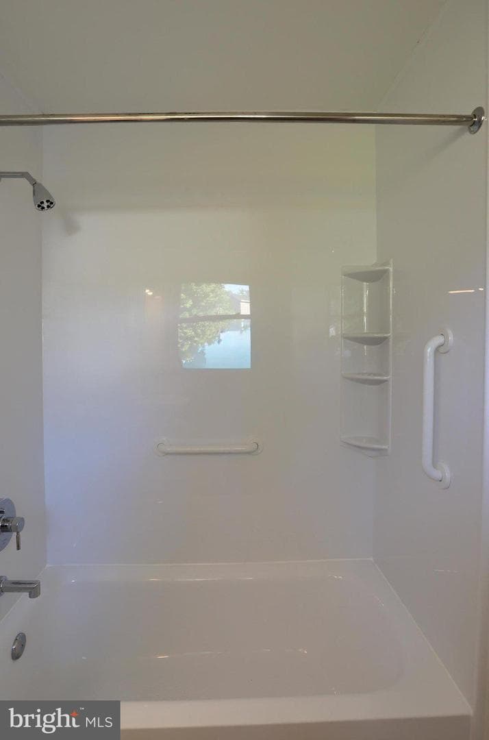 204 S Locust Street photo 19