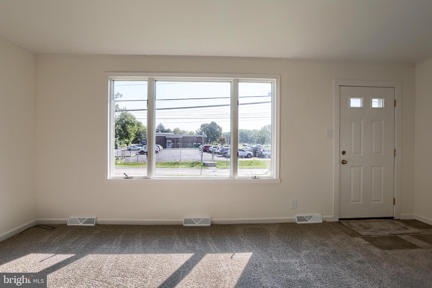 204 S Locust Street photo 8