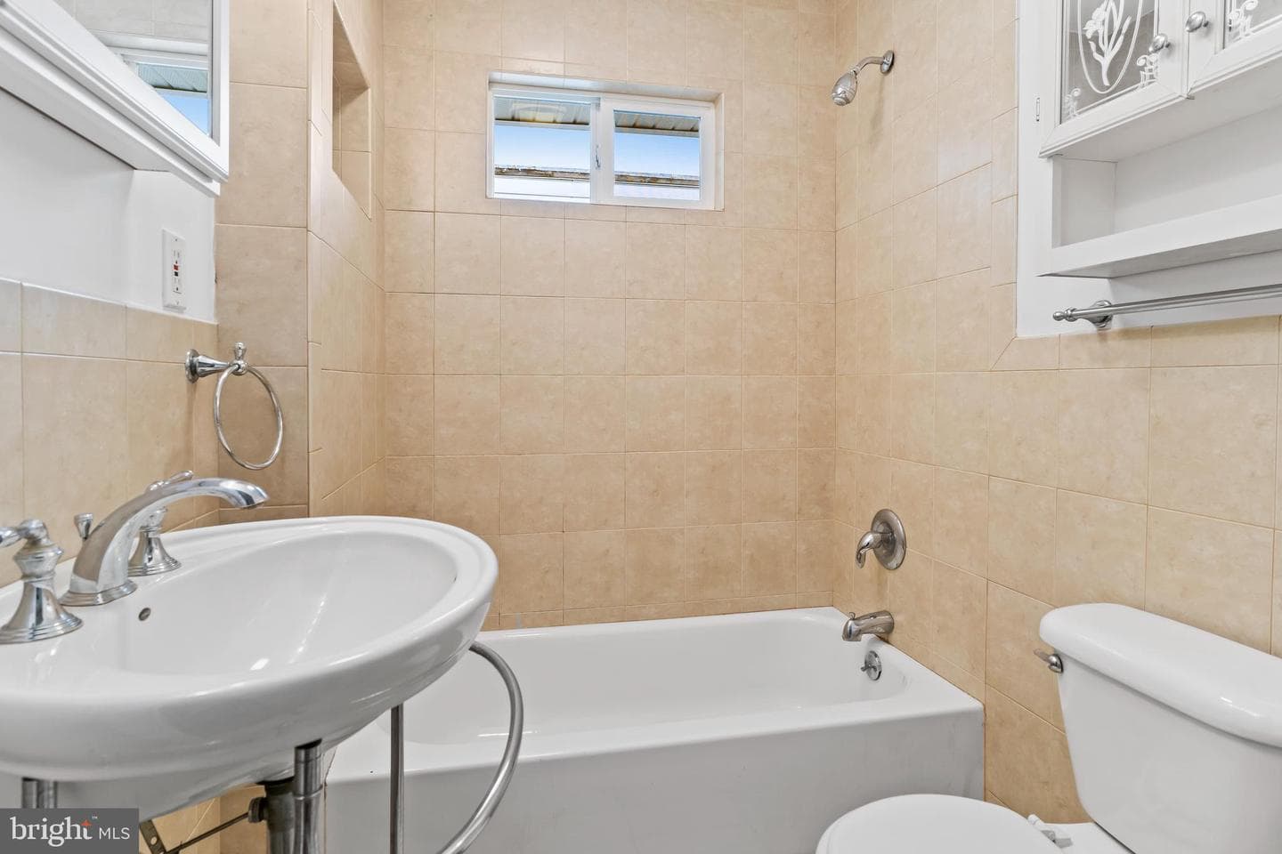 54 E Penn Street photo 5