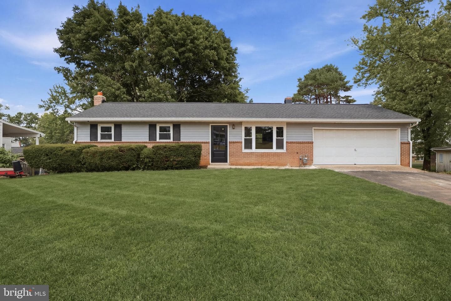 5013 Lenker Street, Mechanicsburg