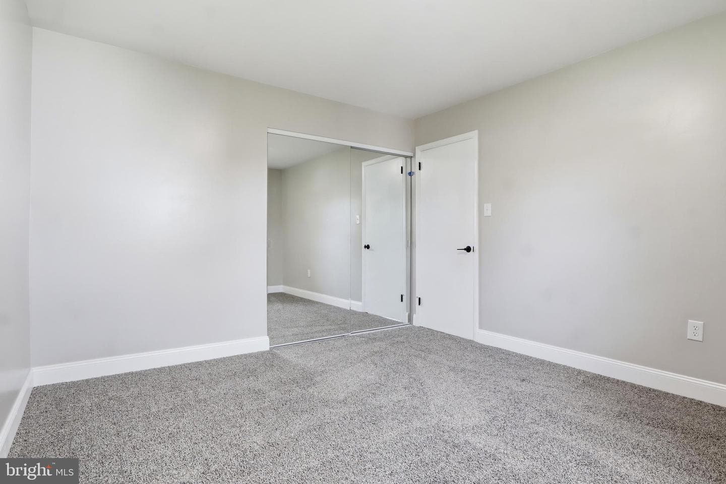 5013 Lenker Street photo 22