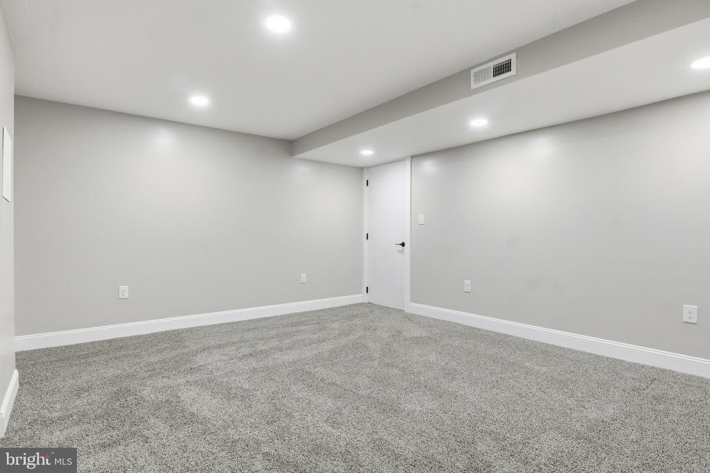 5013 Lenker Street photo 28