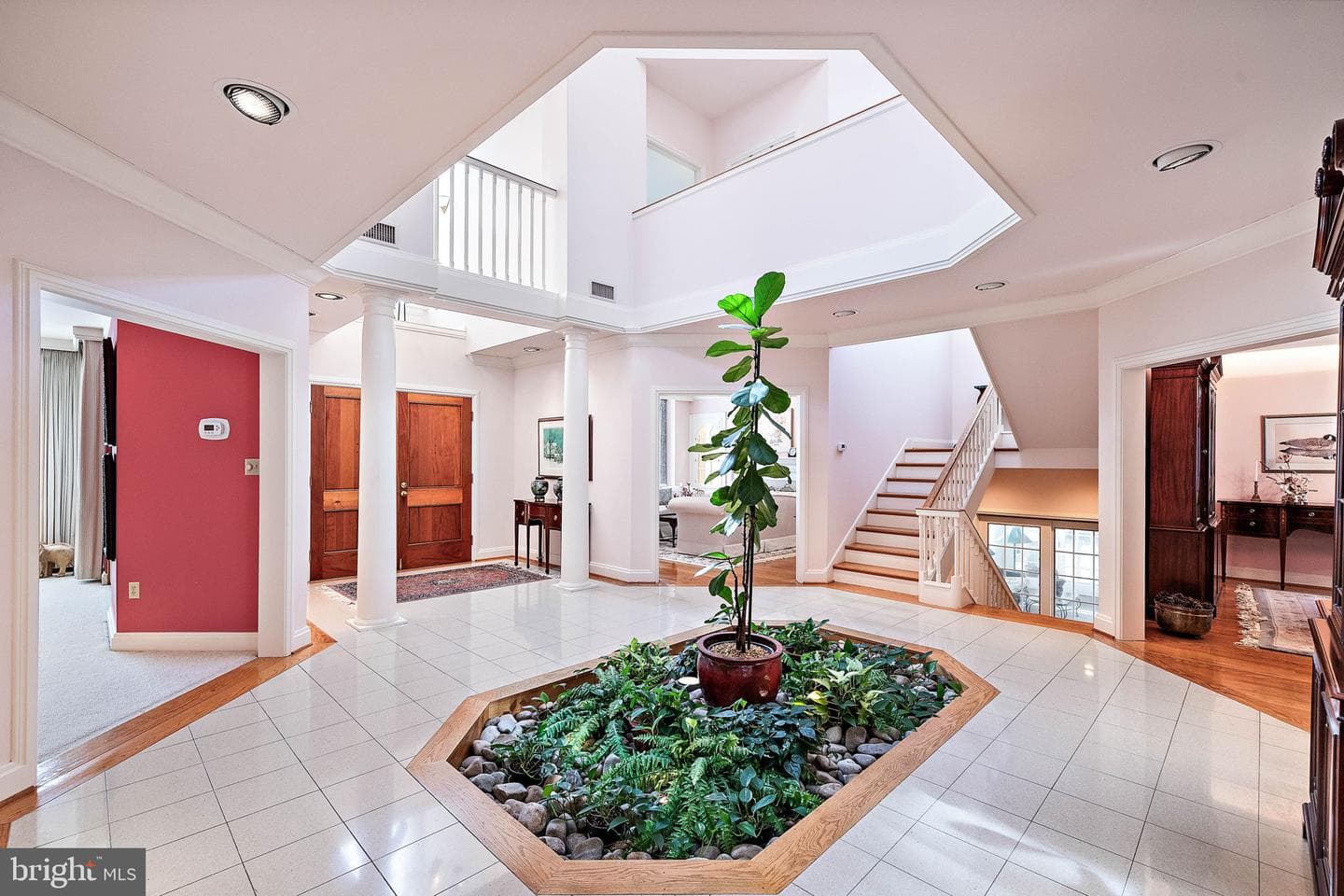 2 Farron Drive photo 4