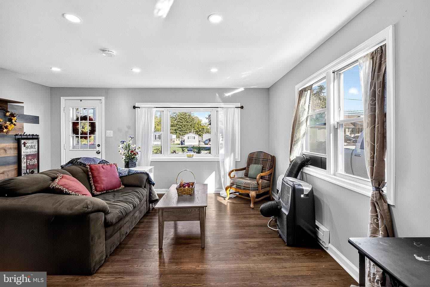 150 Seltzer Avenue photo 10