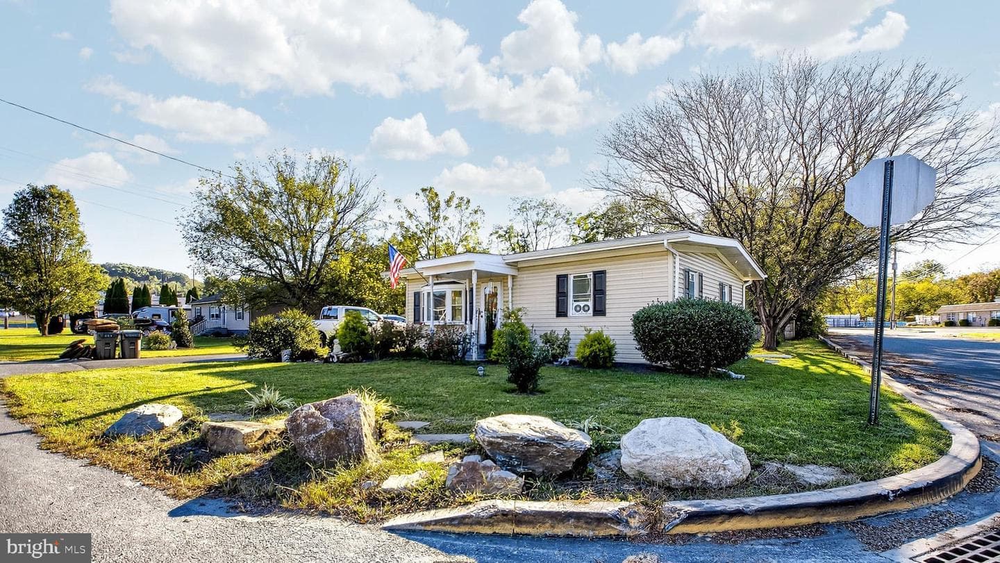 150 Seltzer Avenue photo 34