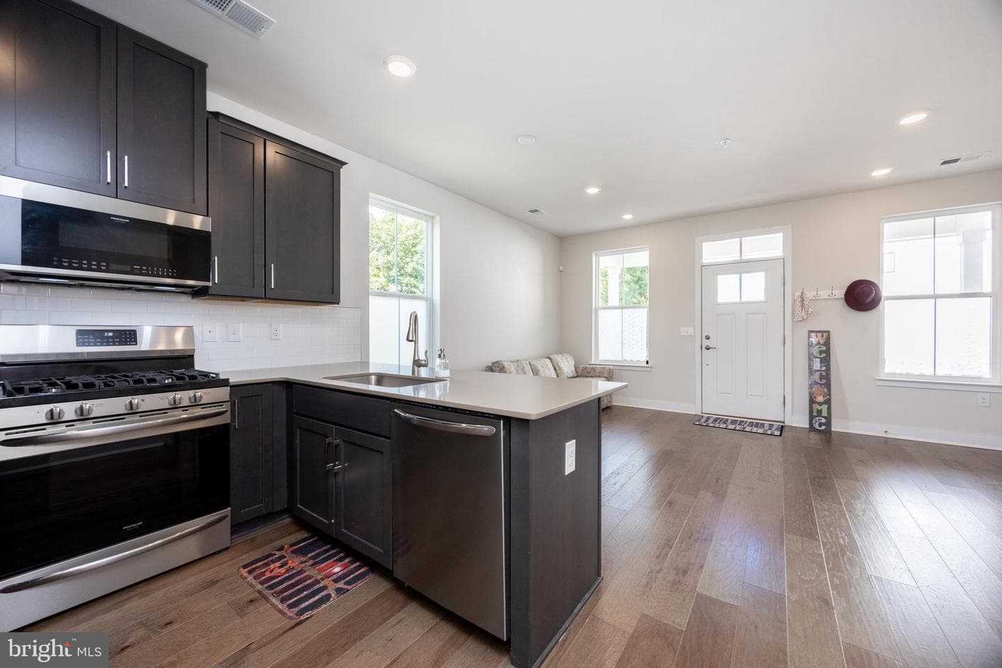 750 Ore Street photo 9