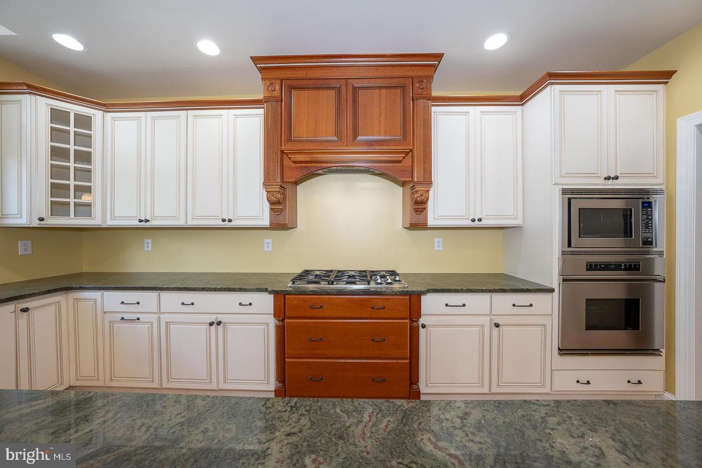 2140 Howell Road photo 18