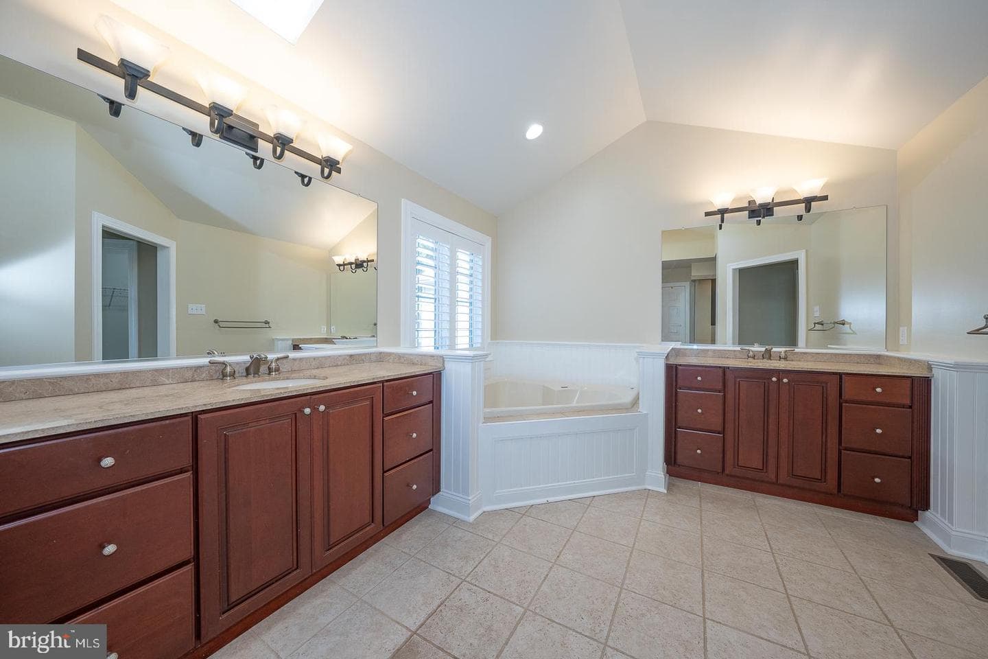2140 Howell Road photo 33