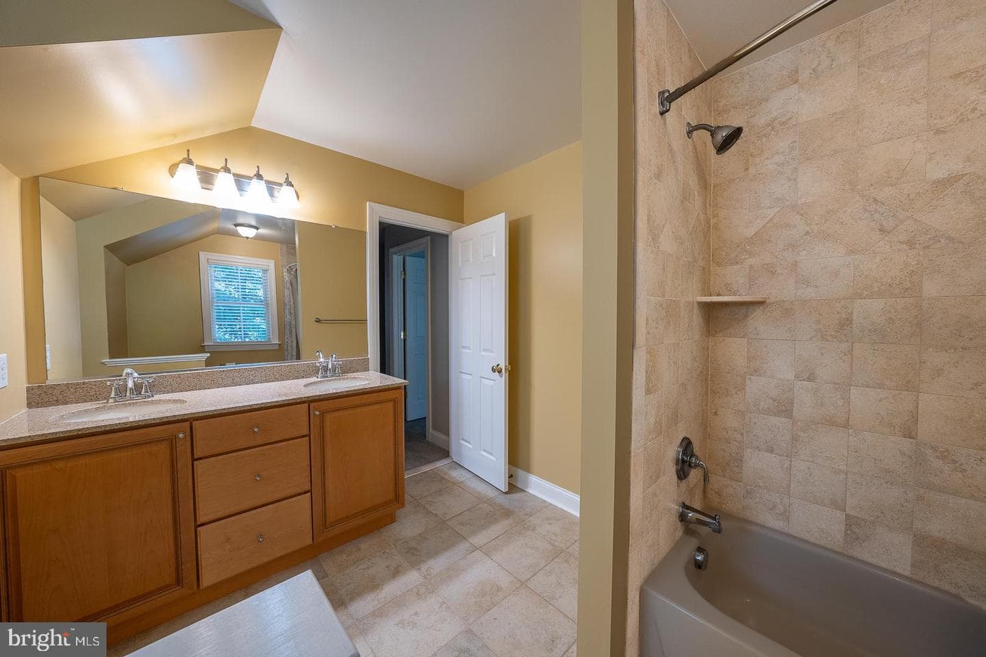 2140 Howell Road photo 41