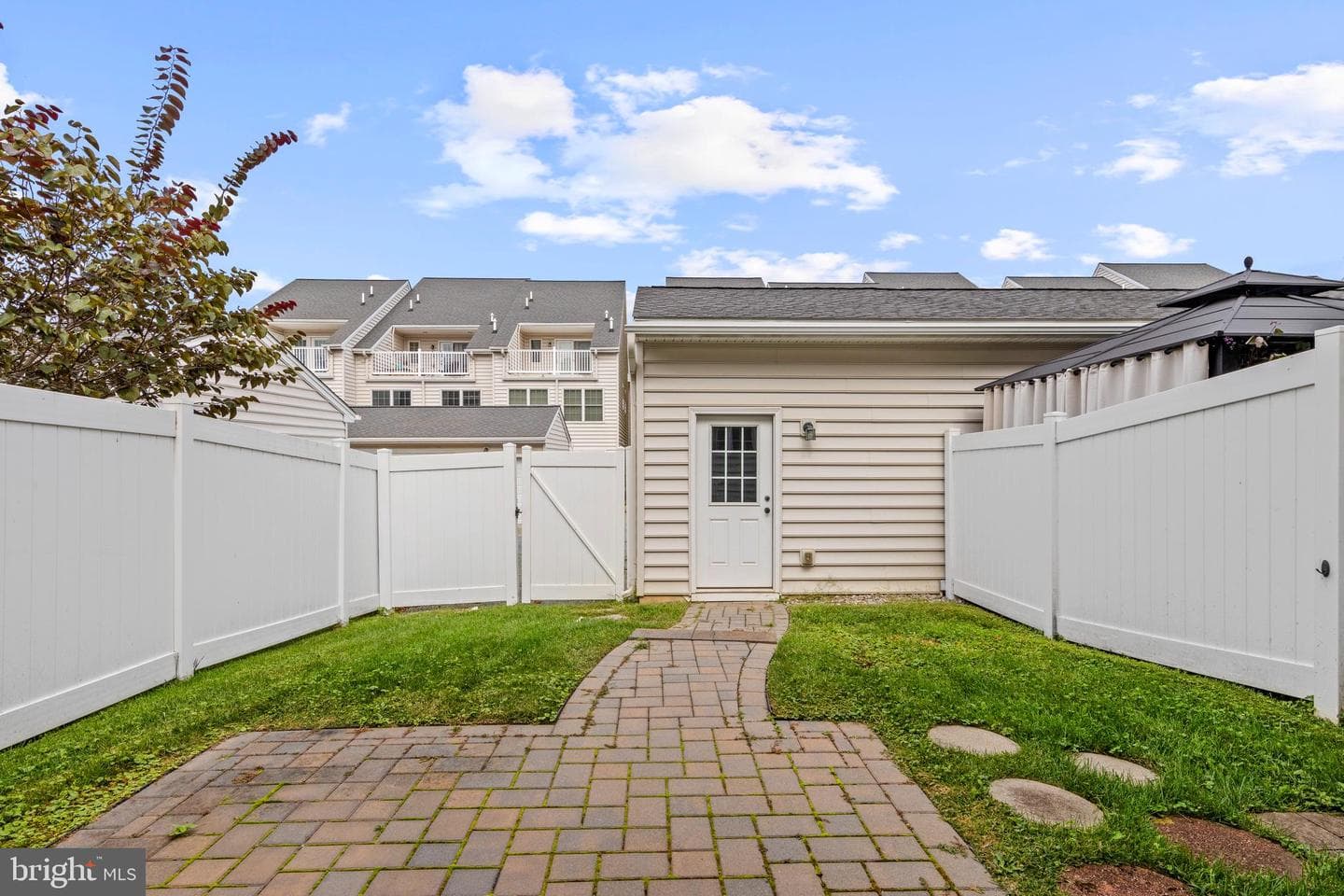 631 W Magnolia Court photo 45