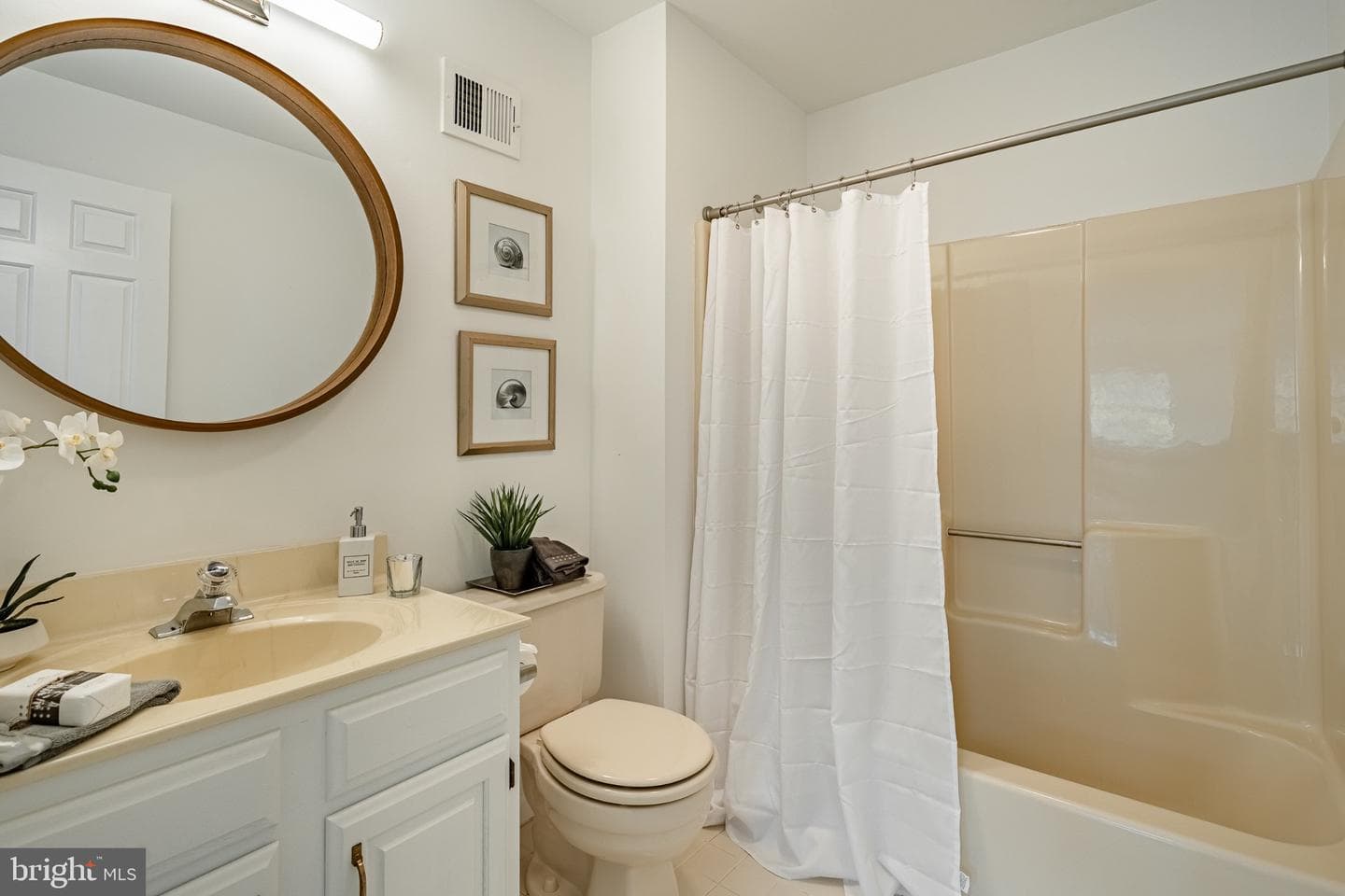 6 Wingstone Lane photo 30
