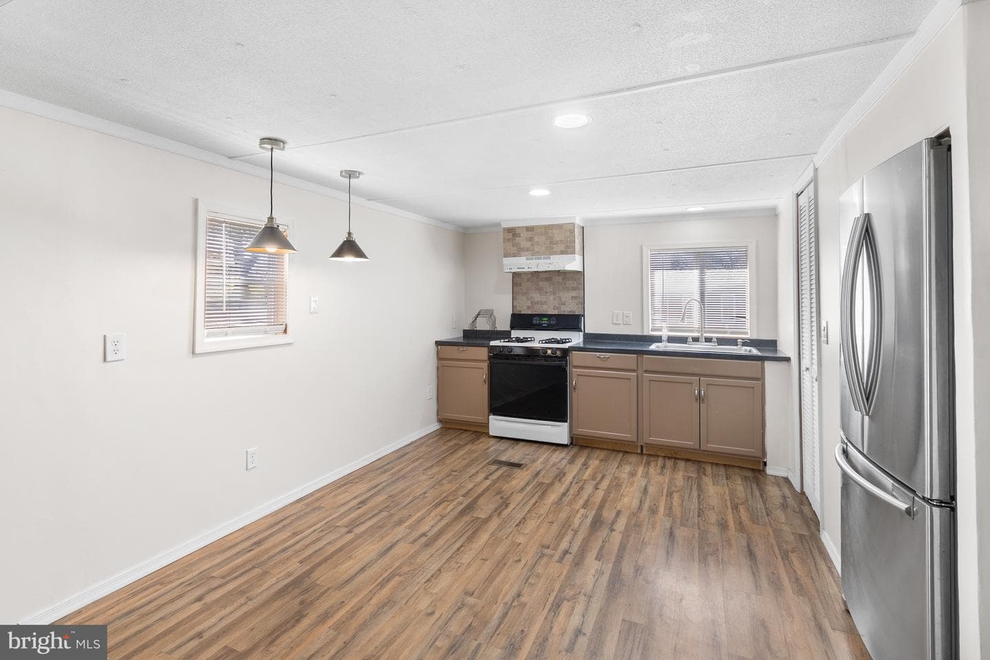 2 Westview Way photo 2