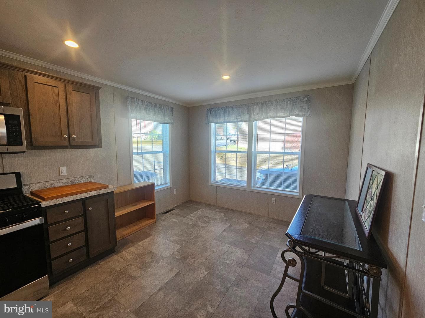 98 Erica Circle photo 6