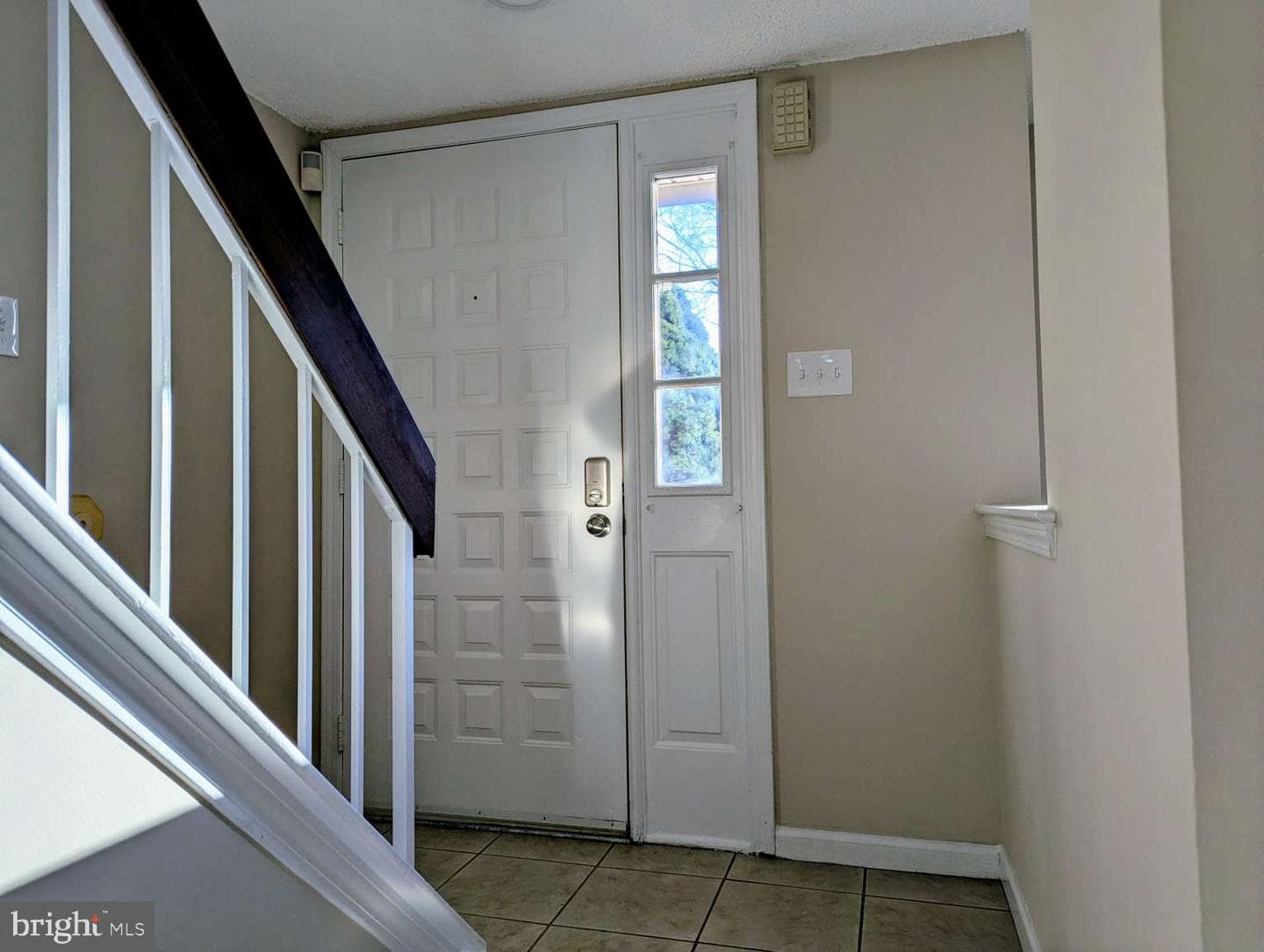 305 Paddock Drive photo 2