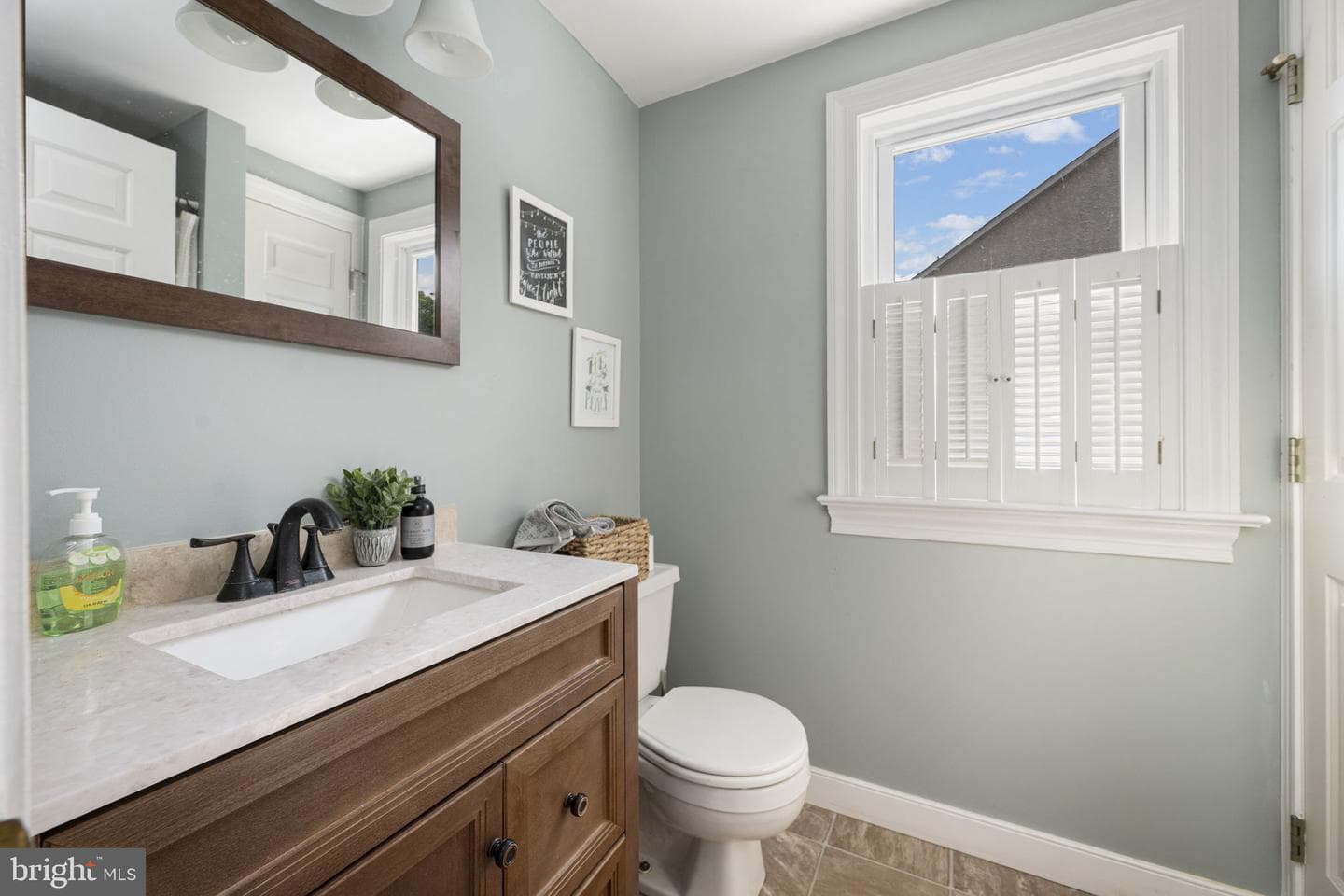 650 Fairview Road photo 11