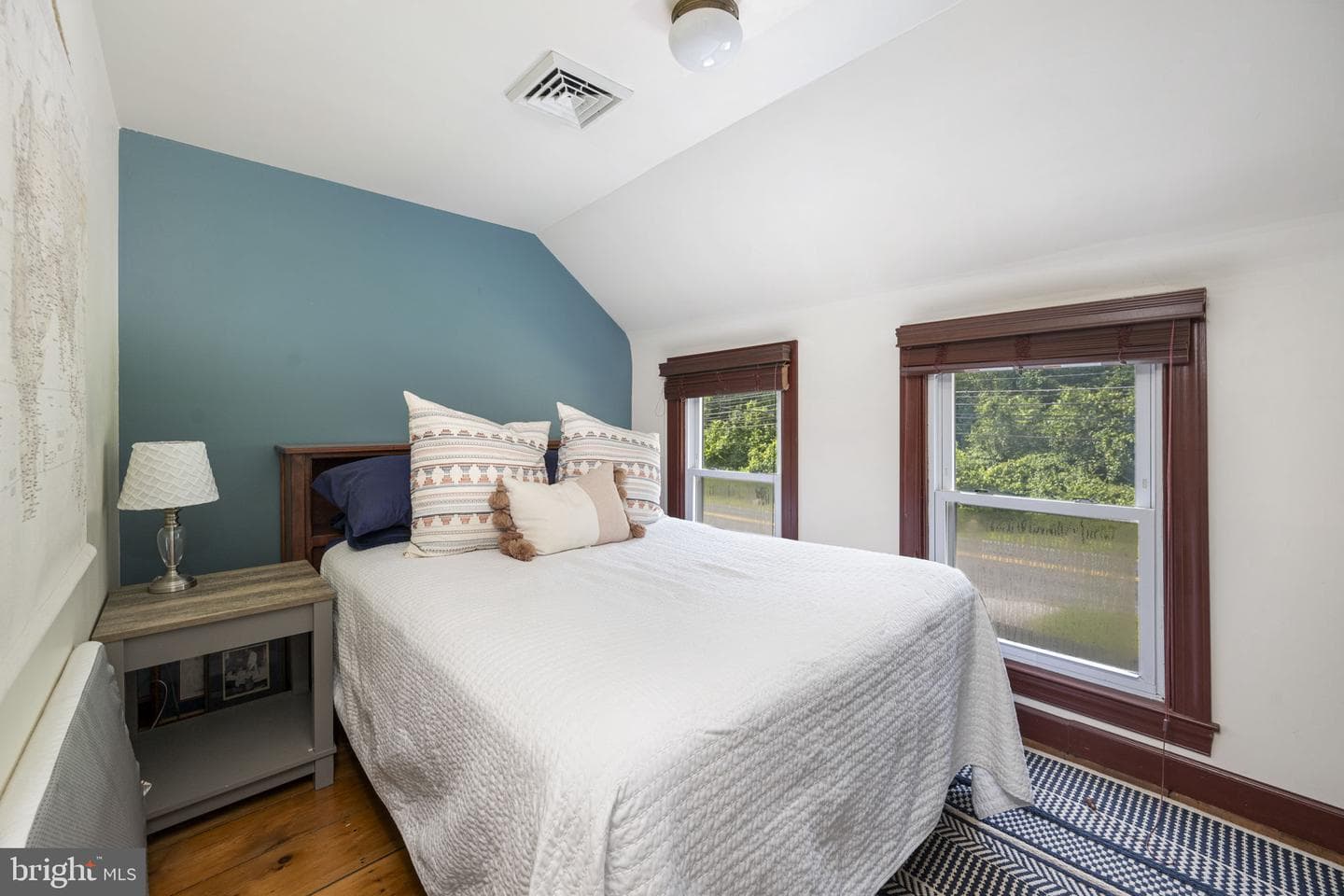 650 Fairview Road photo 14