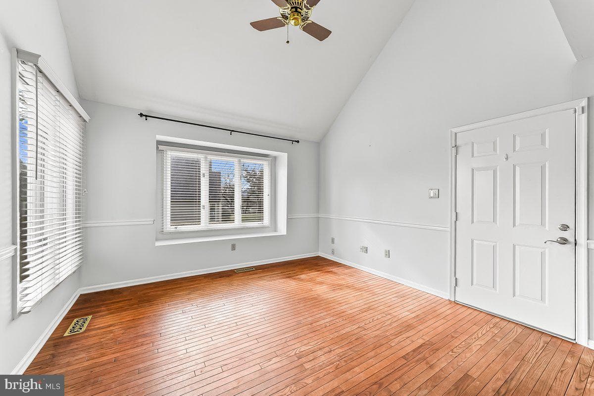 1112 Mews Lane photo 18