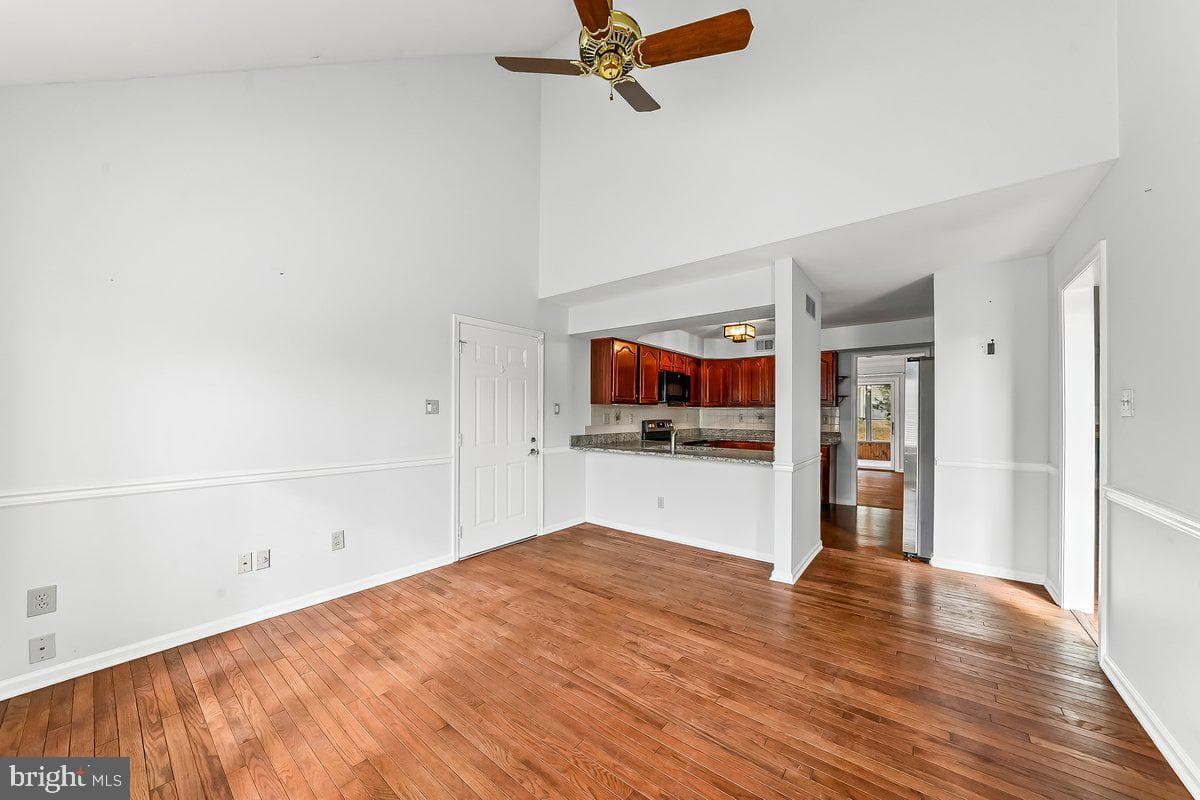 1112 Mews Lane photo 21