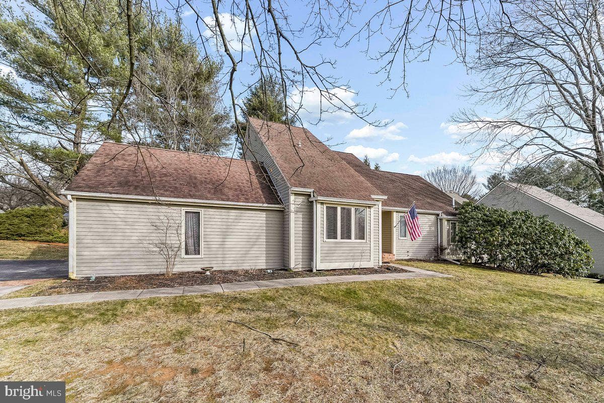 1112 Mews Lane photo 6