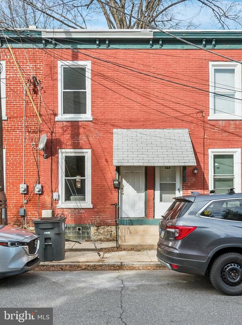 161 Jefferson Avenue photo 2