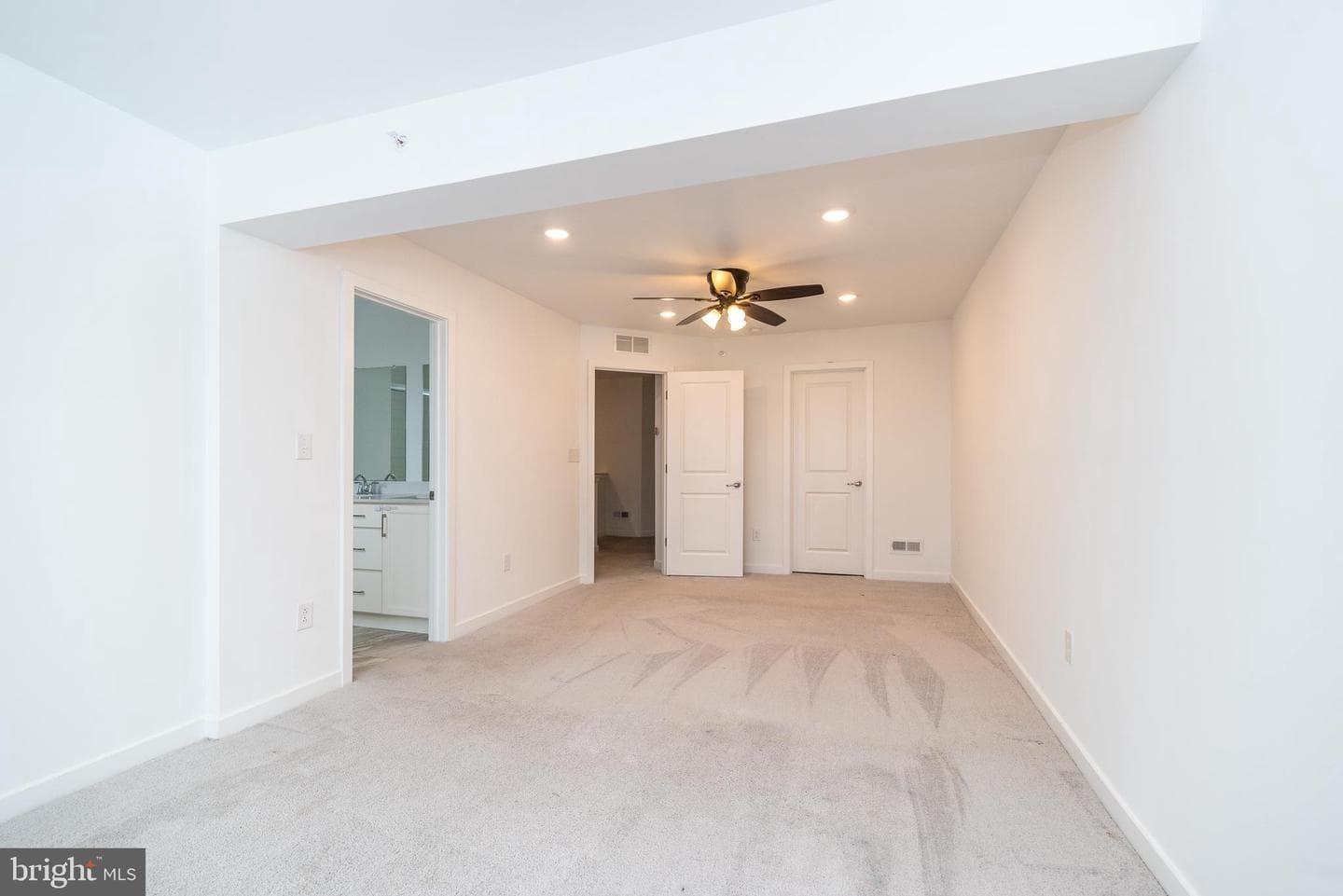 910 Magnolia Lane photo 32