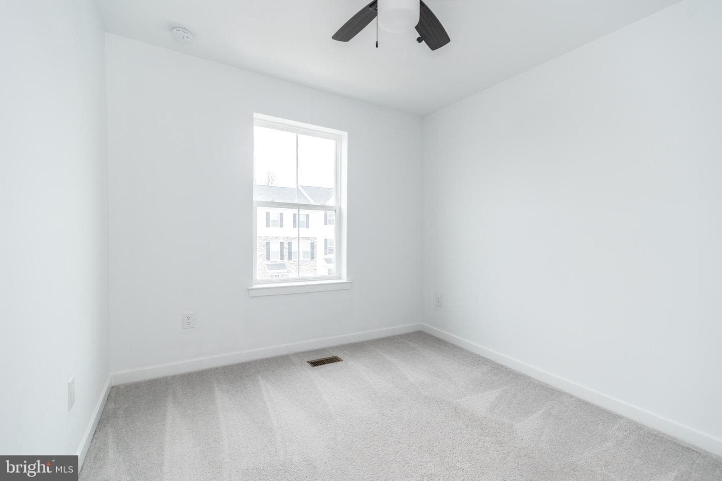 910 Magnolia Lane photo 36