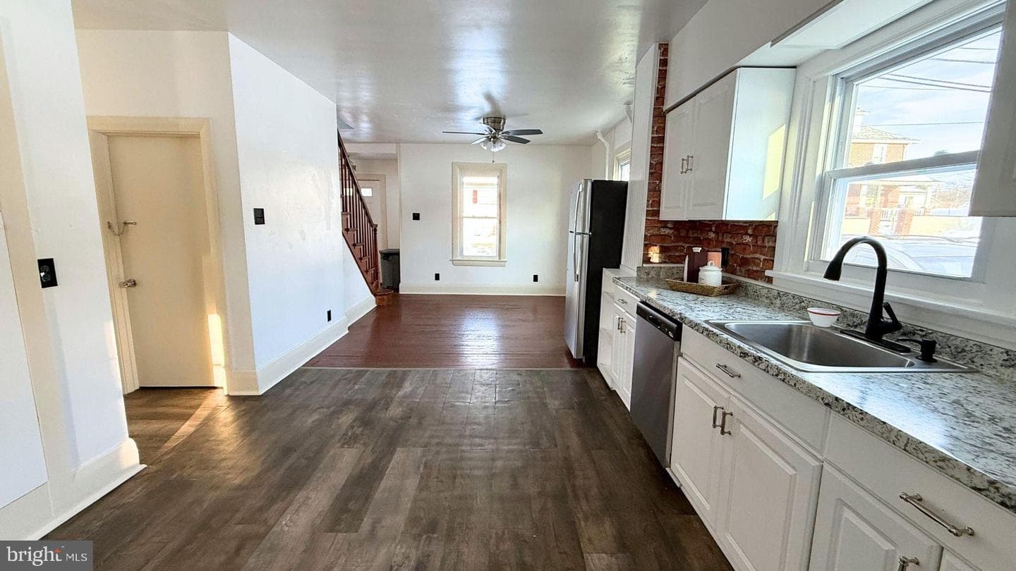 11 Newport Avenue photo 11