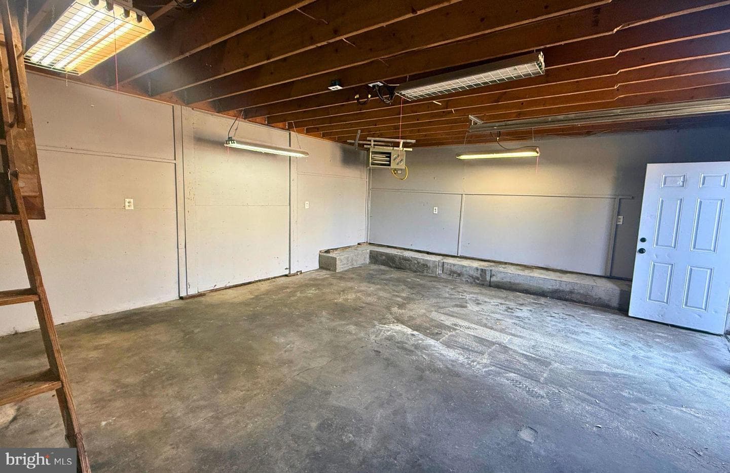 11 Newport Avenue photo 25