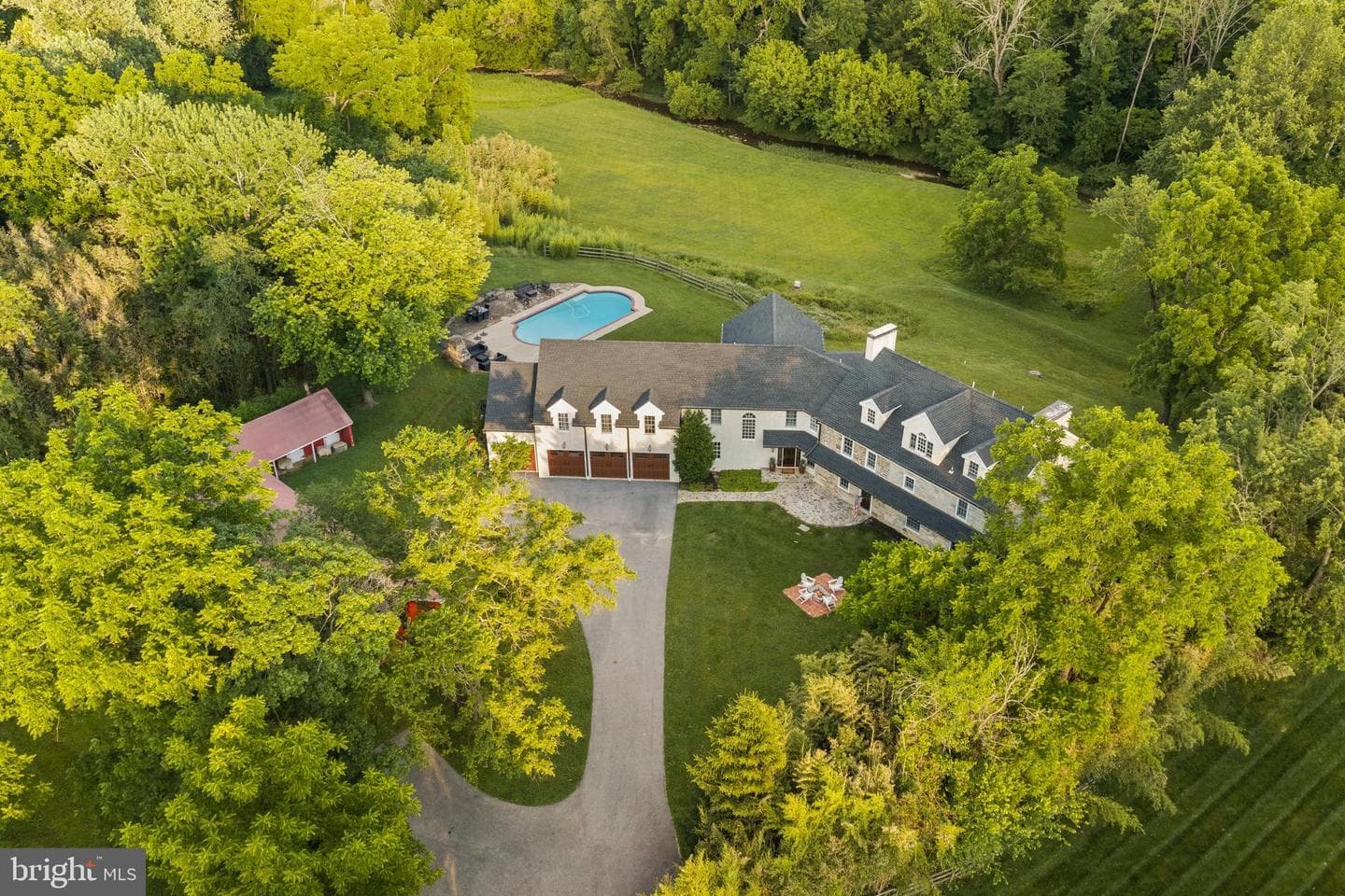 1660 Hidden Way, Malvern