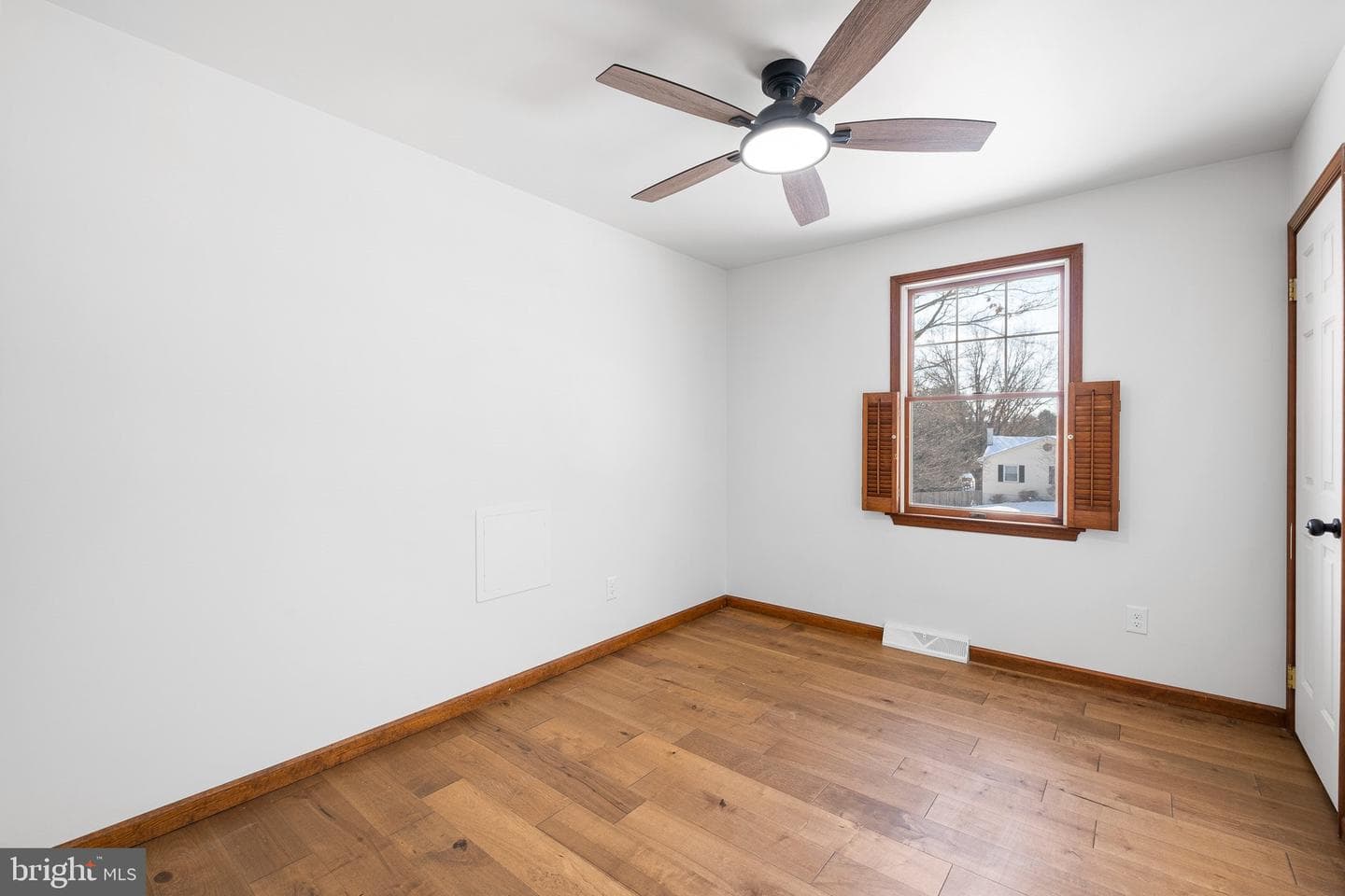 15 Cochran Drive photo 8