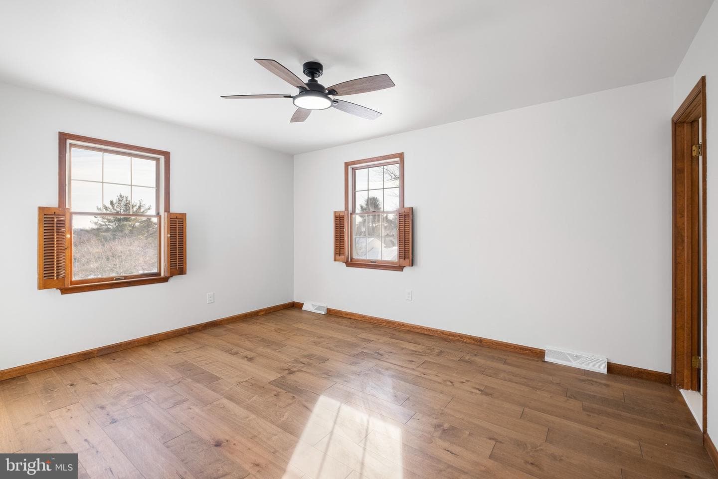 15 Cochran Drive photo 9