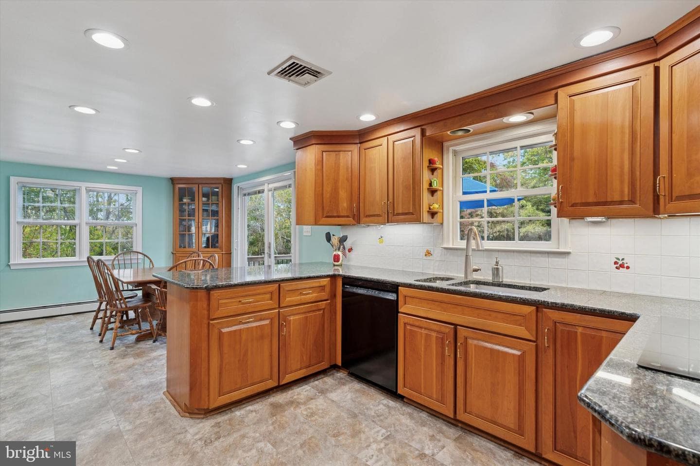 785 Mount Pleasant Road photo 13
