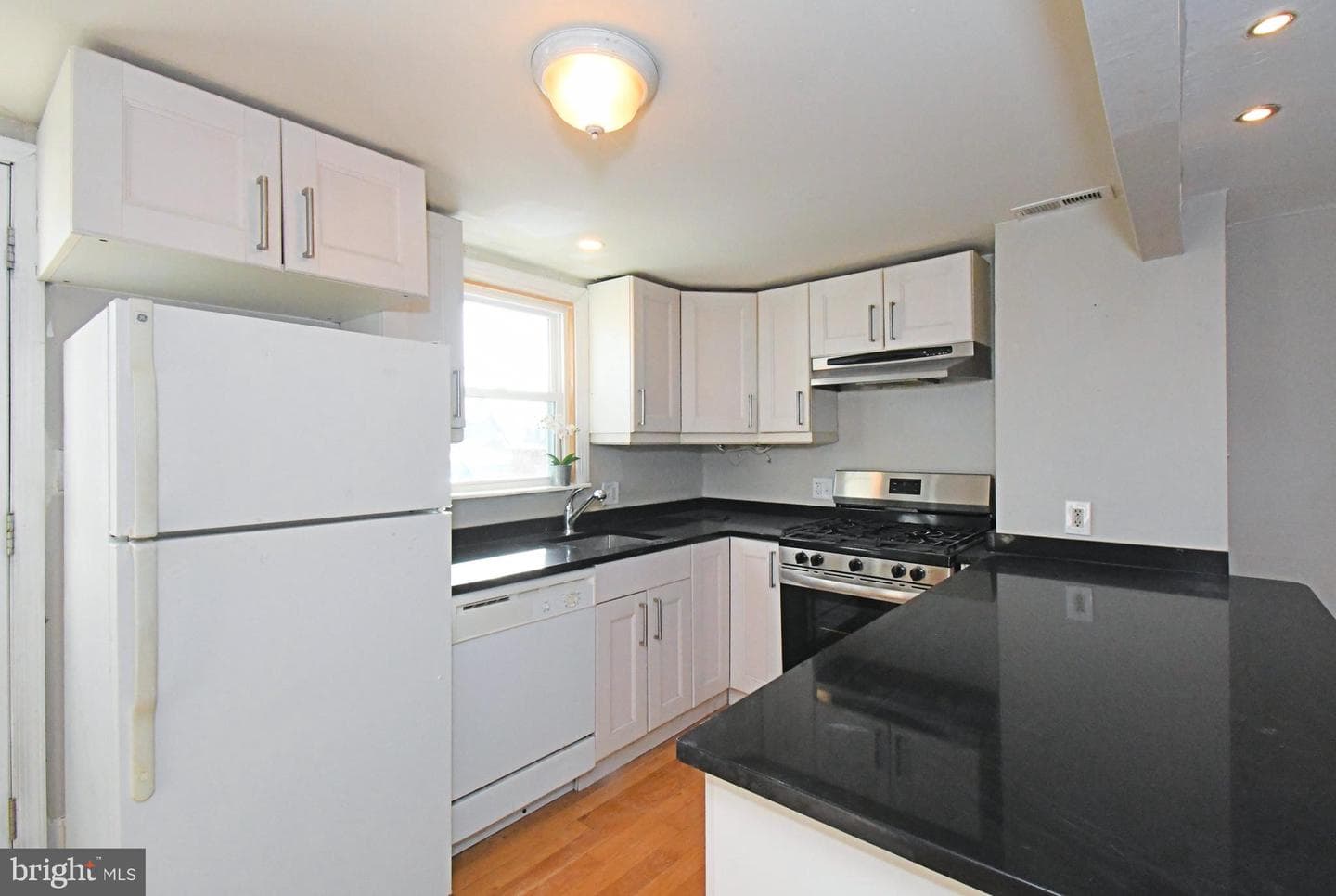 220 Saint Marys Street photo 12