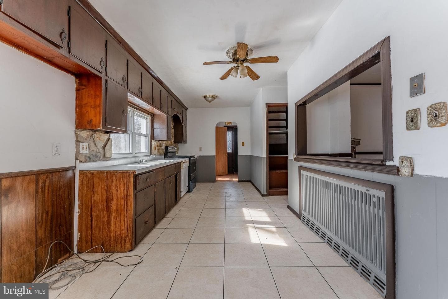 390 Mary St photo 17