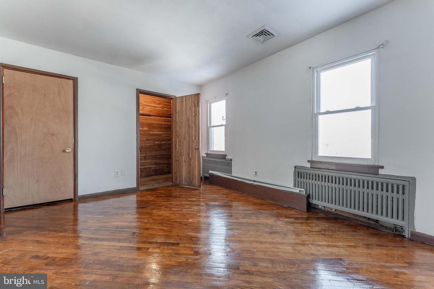 390 Mary St photo 38