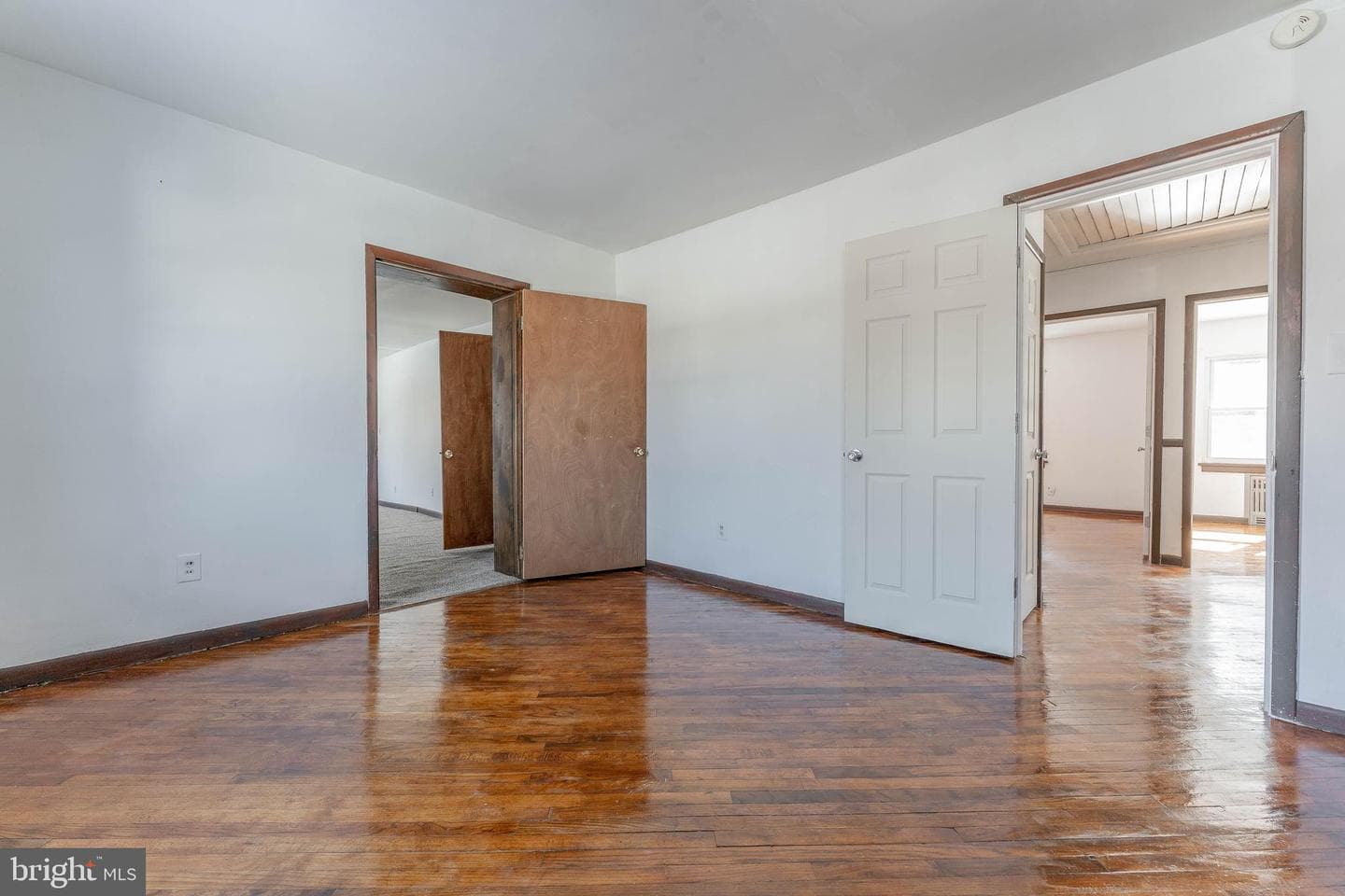 390 Mary St photo 40