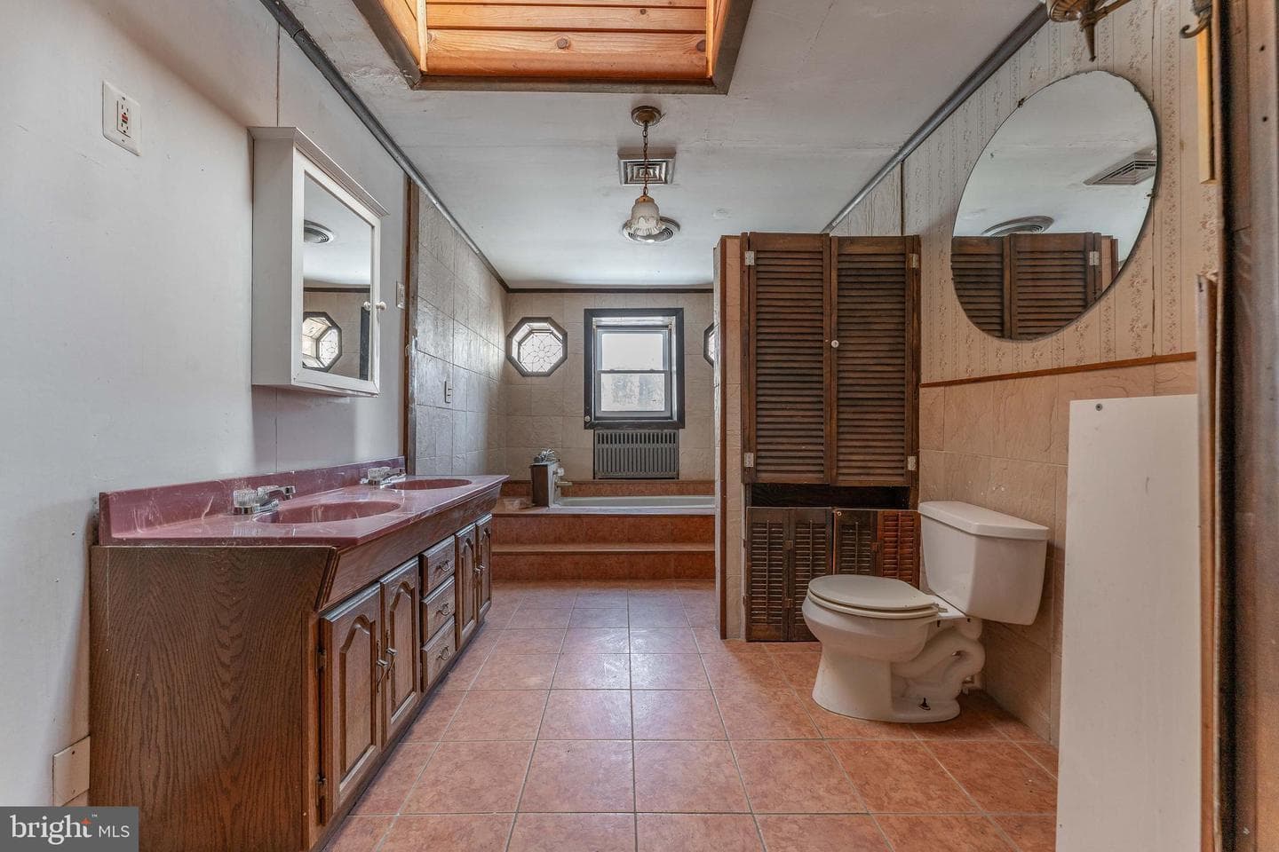 390 Mary St photo 41