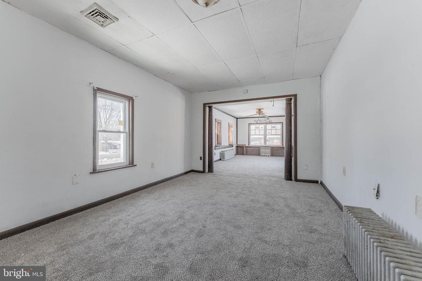 390 Mary St photo 8