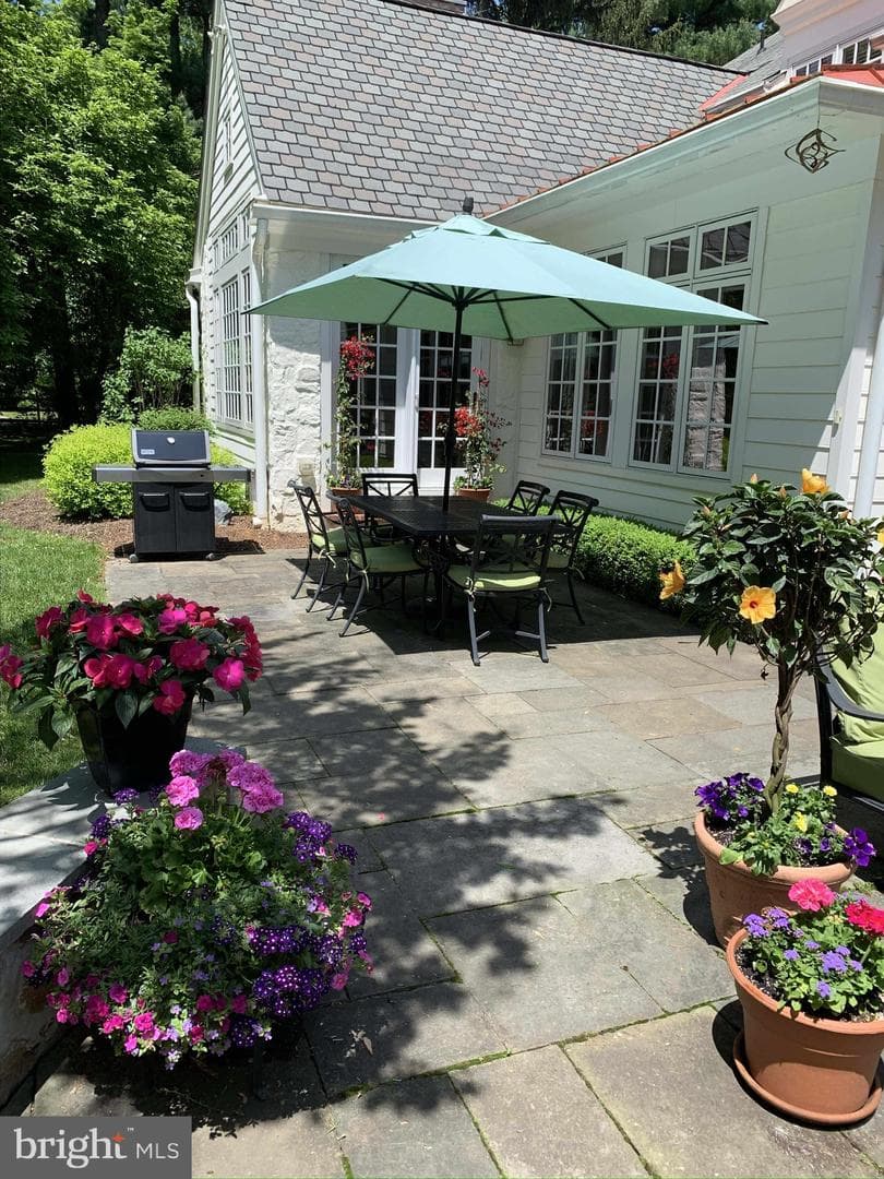 518 Newtown Road photo 88